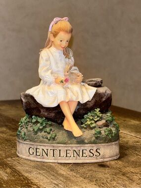 Demdaco Vintage Virtues Figurine Gentleness Girl Kathy Killup 2002